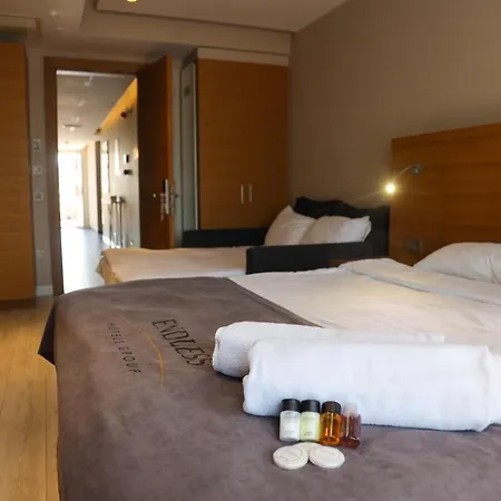 塔克辛超多套房酒店