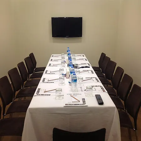 酒店 塔克辛超多套房酒店 4*