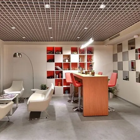 塔克辛超多套房酒店